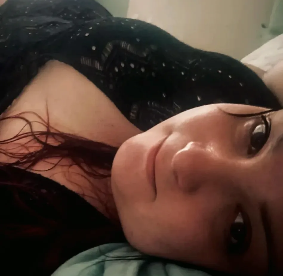 Anna, 33