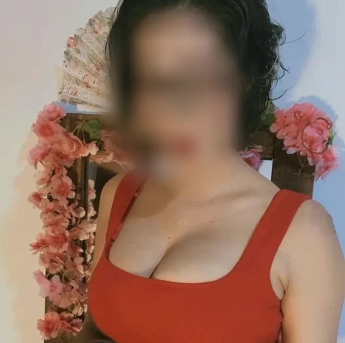 Laura, 38