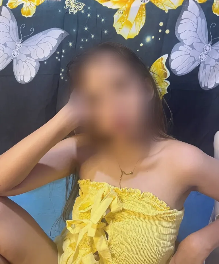 Leonie, 25