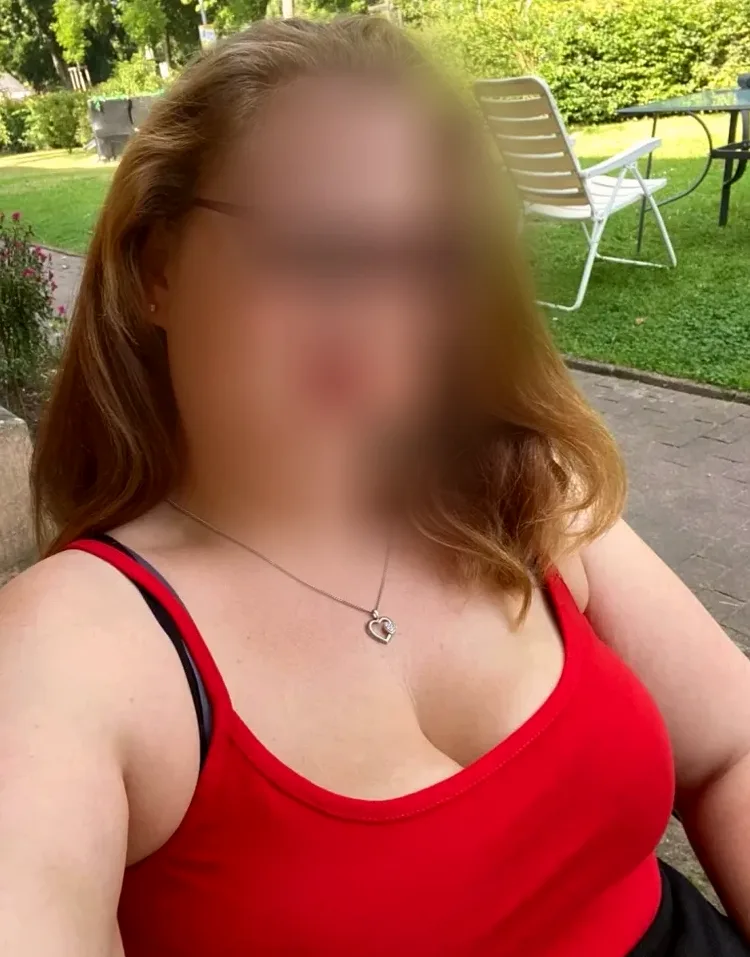 Mia, 29