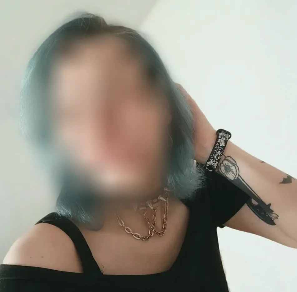 Nadja, 34