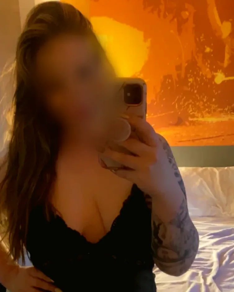Saskia, 29