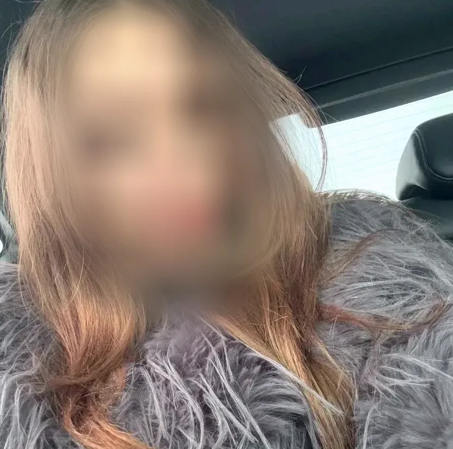 Stefanie, 19